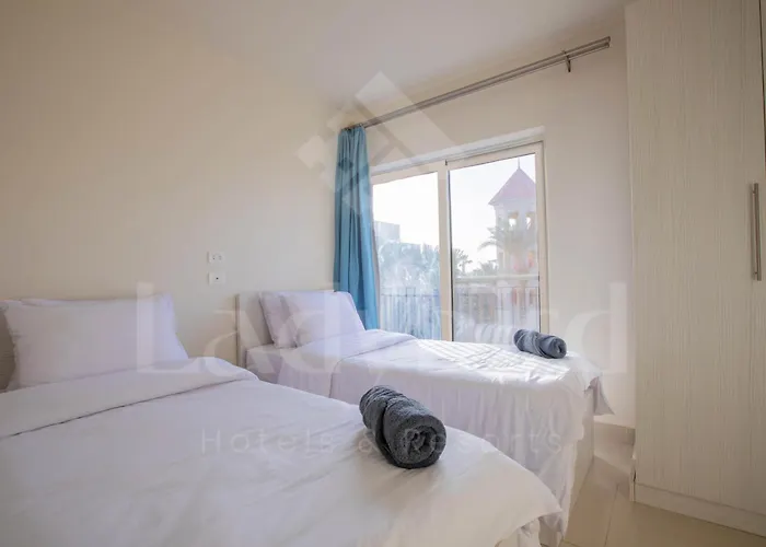 Ladybird - Veranda Skyline Apartment *